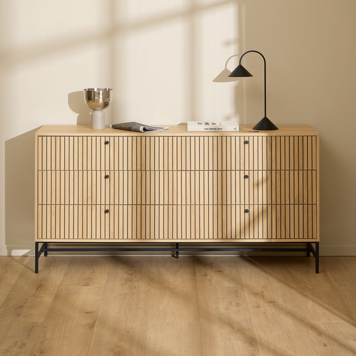 Komoda 158x81 z lamelowym frontem w stylu nowoczesnym | Bambouz