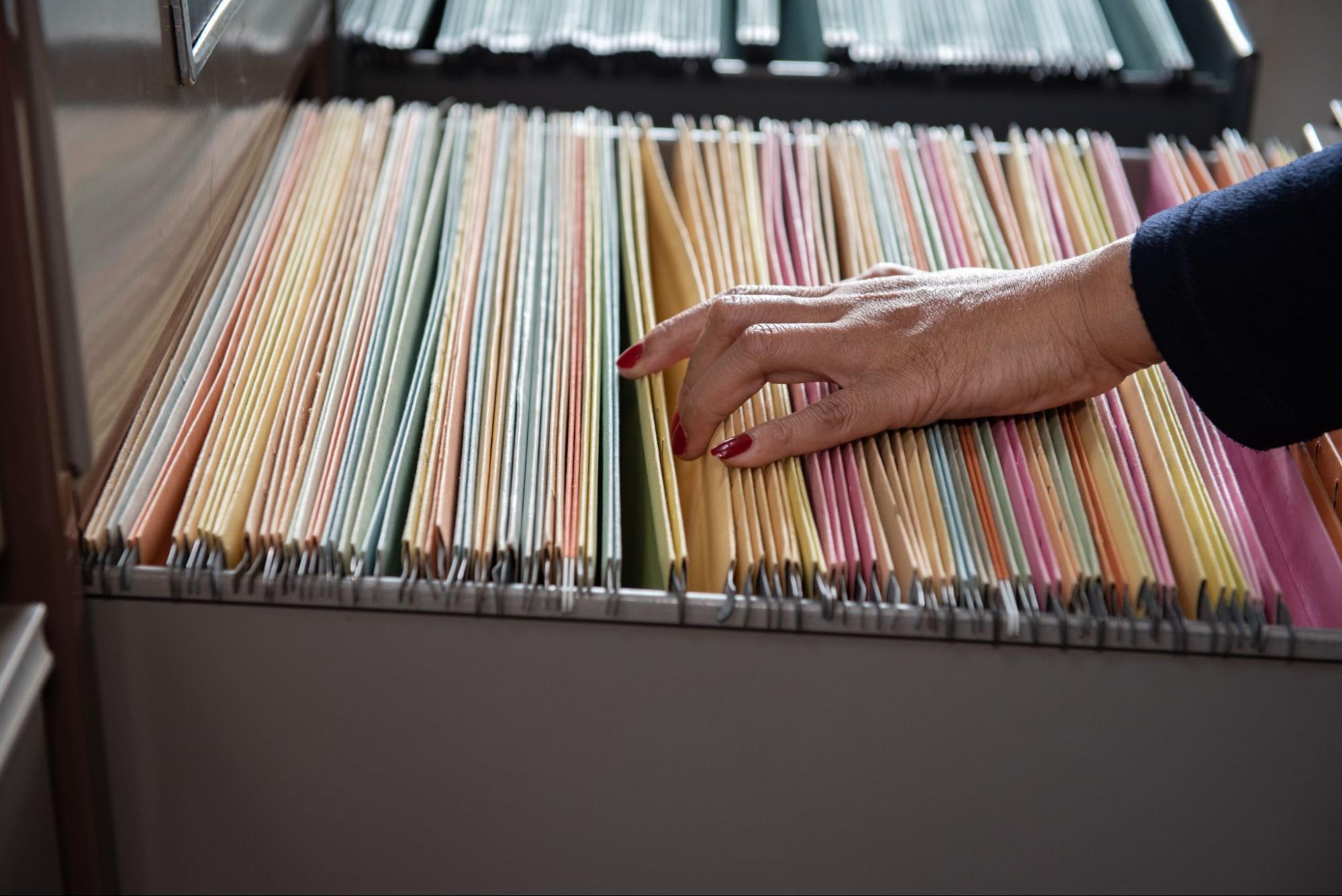 Document stores: 5 Tricks for Storing Notes, Books, and Accessories in a Small Apartment