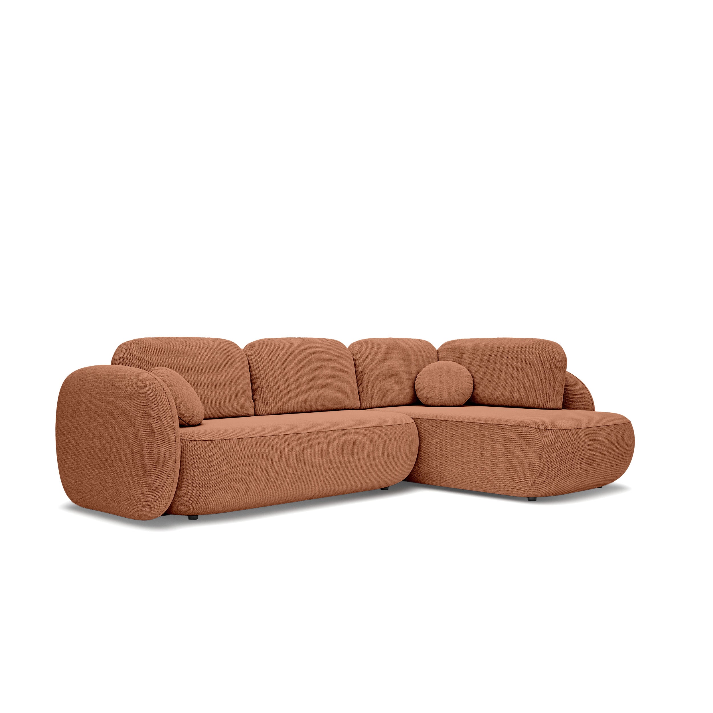 Narożnik z funkcją spania o powierzchni 123x250 w stylu organic modern - tkanina Aragon, zaokrąglona forma, dekoracyjne poduszki | OLEMO Prawostronny Cynamonowy Mat (ARAGON 56)