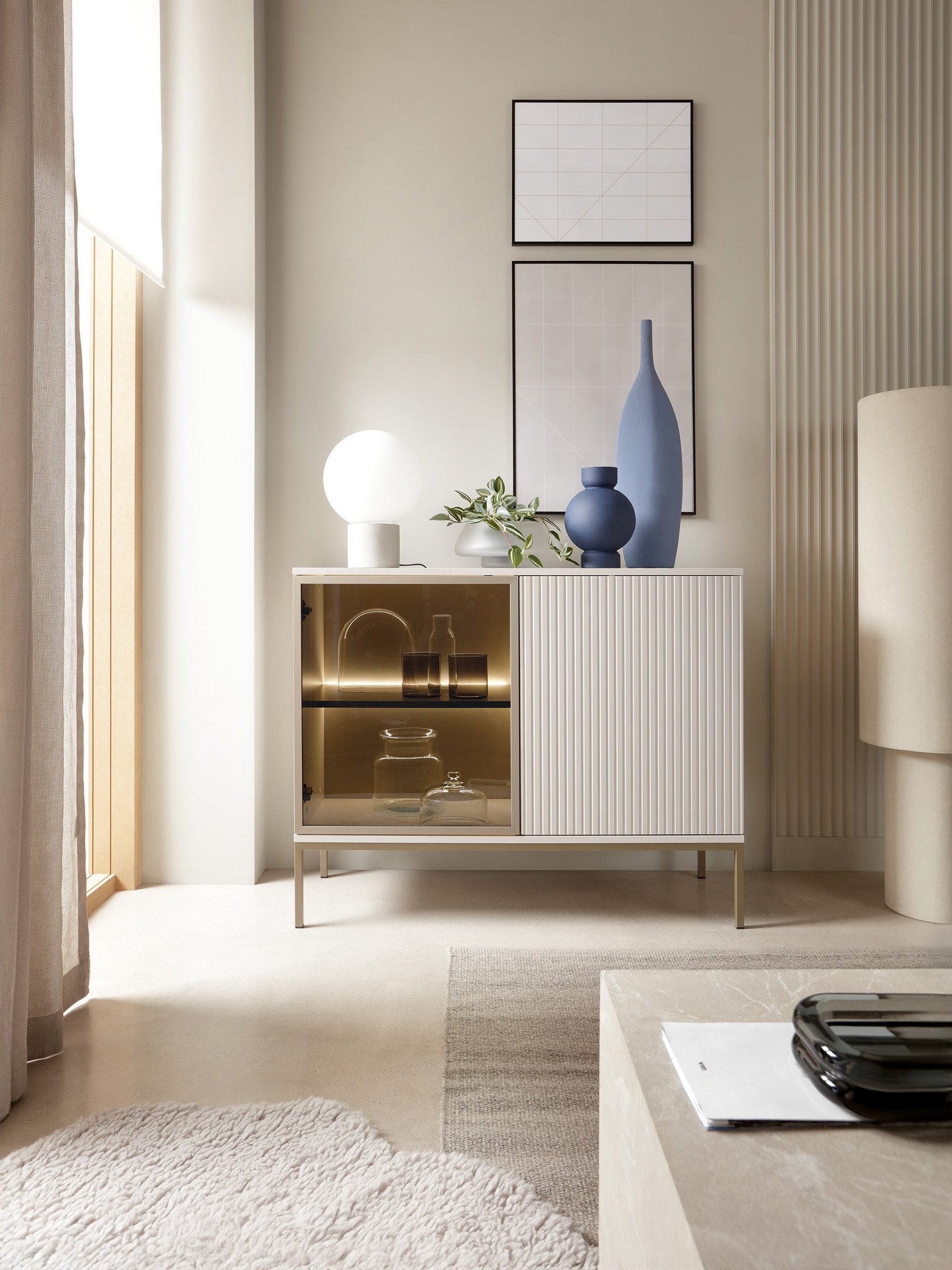 Komoda z drzwiami 104x83 w stylu loft | Lampy