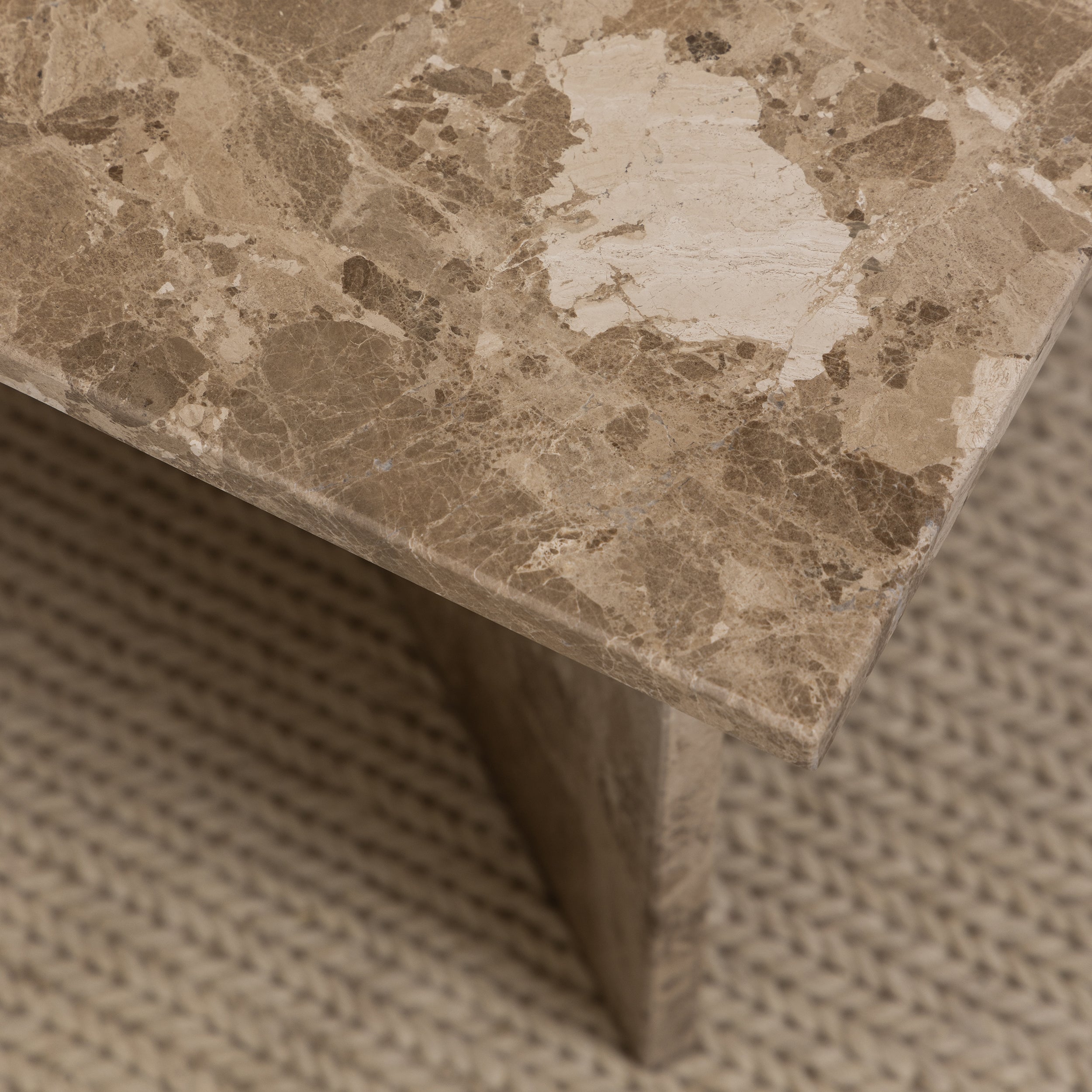 Stolik kawowy 140x42 w stylu eleganckim | Plaris