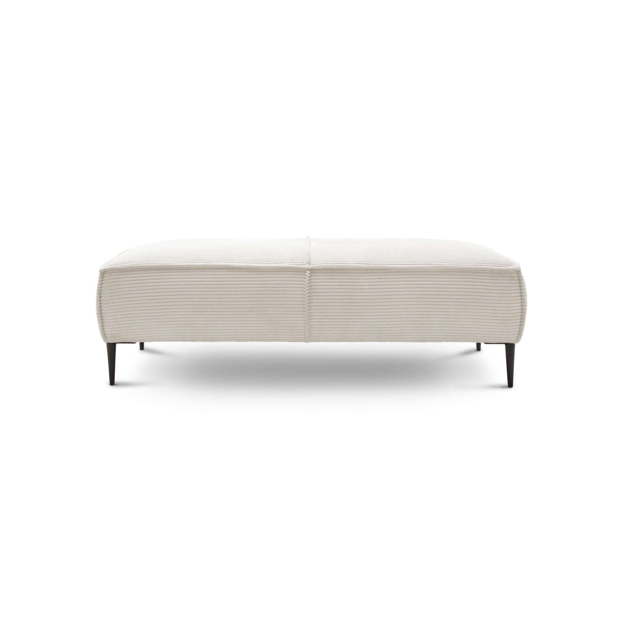 Pufa 140 cm do salonu w stylu modern – kompaktowa forma, elastyczne siedzisko | May