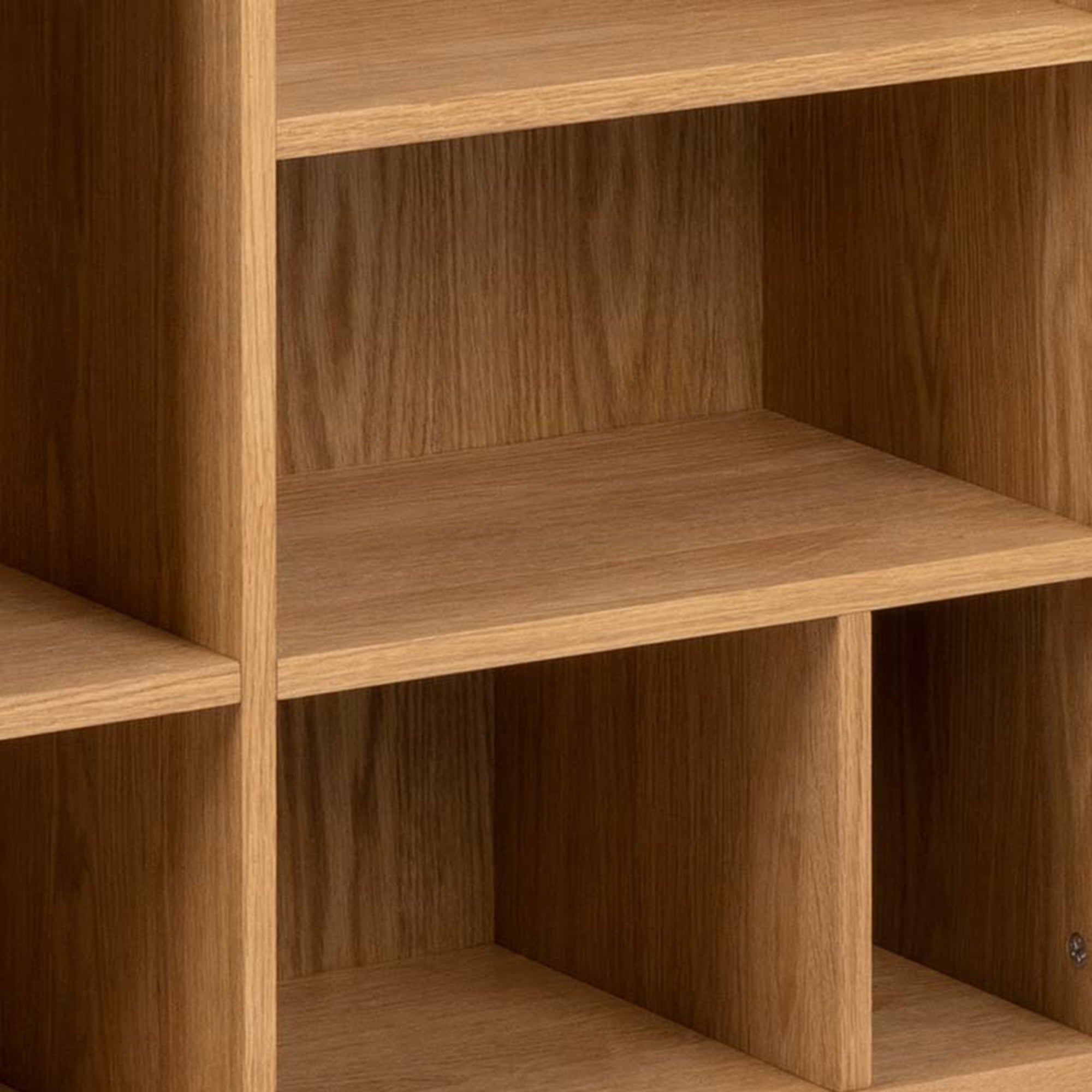 Regał do salonu 90x180 w stylu japandi - dąb olejowany, zamykane półki | Asymo
